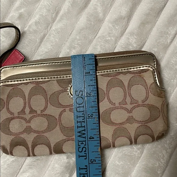 Coach Wristlet - Picture 10 of 10